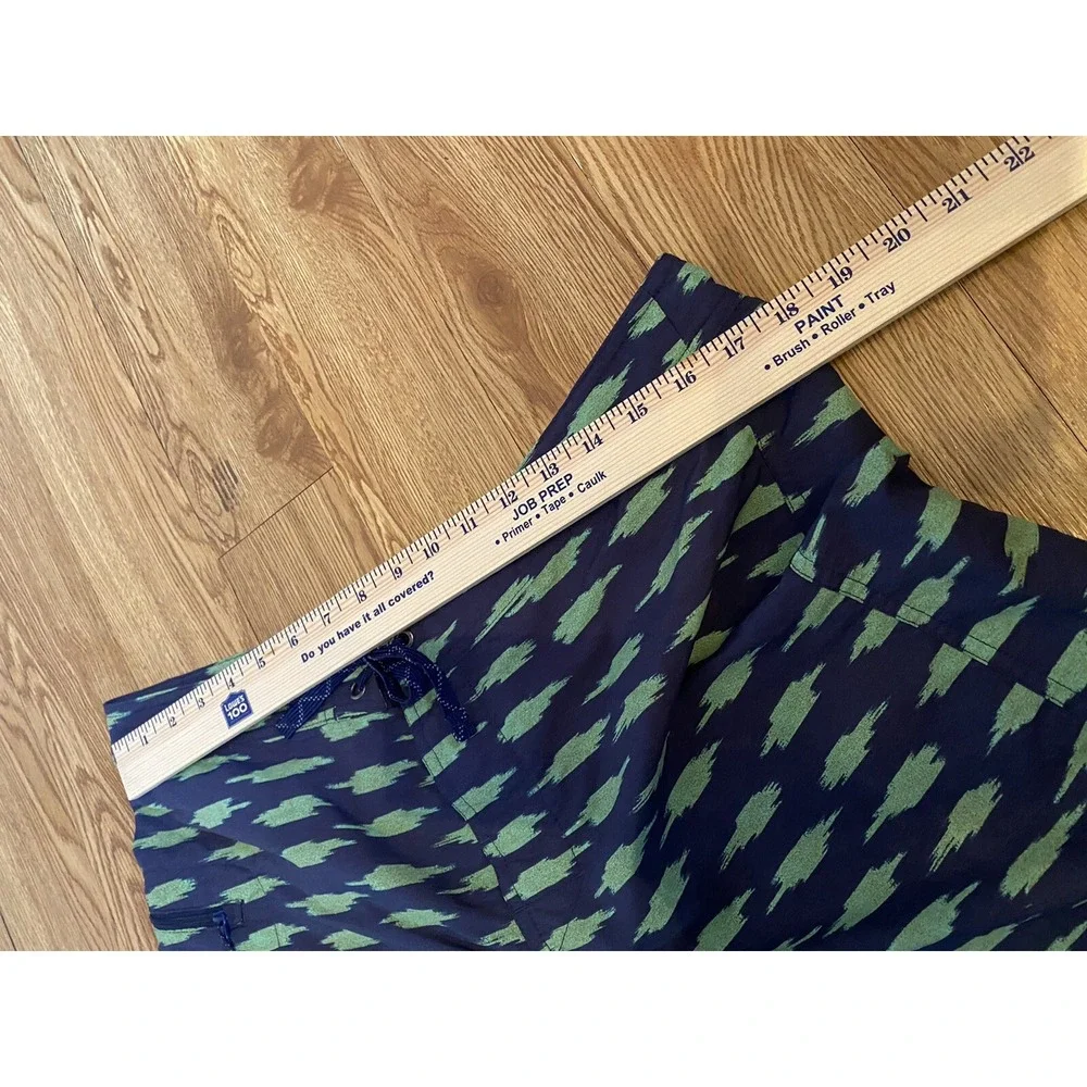 Patagonia Mens Swim Shorts Trunks Blue w Green Pattern Size 36 Waist Summer Wear